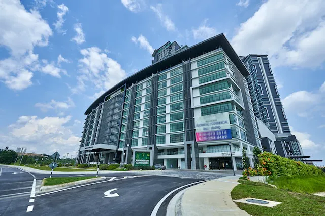 OYO Home 1135 Magnificent 1BR Kenwingston Picture 1
