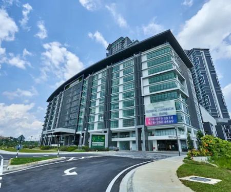OYO Home 1135 Magnificent 1BR Kenwingston