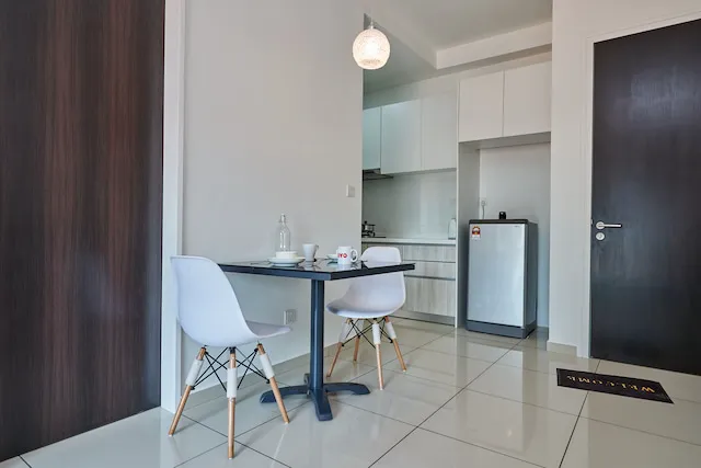 OYO Home 1135 Magnificent 1BR Kenwingston Picture 6