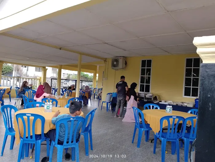 HOMESTAY ADIMIRA Picture 3