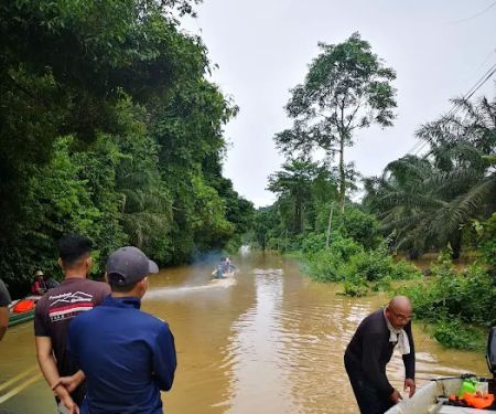 Kampung paya garuk