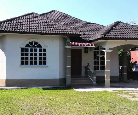 Homestay Rumah Rehat Seri Anggerik Di Wakaf Che Yeh Kota Bharu (Banglo dan Apartment)