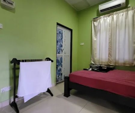 D'Farida River View Chalet