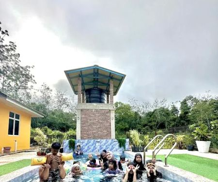 Homestay Kasih Bonda D'Enggong Homestay Swimming Pool