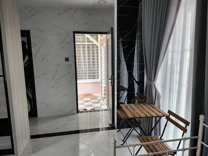 Airaa Guest Room Picture 2