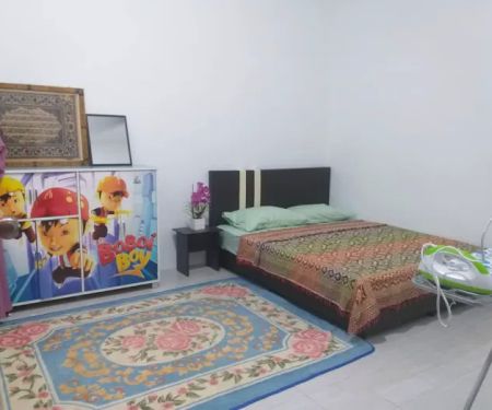 D'Nie Homestay Kb