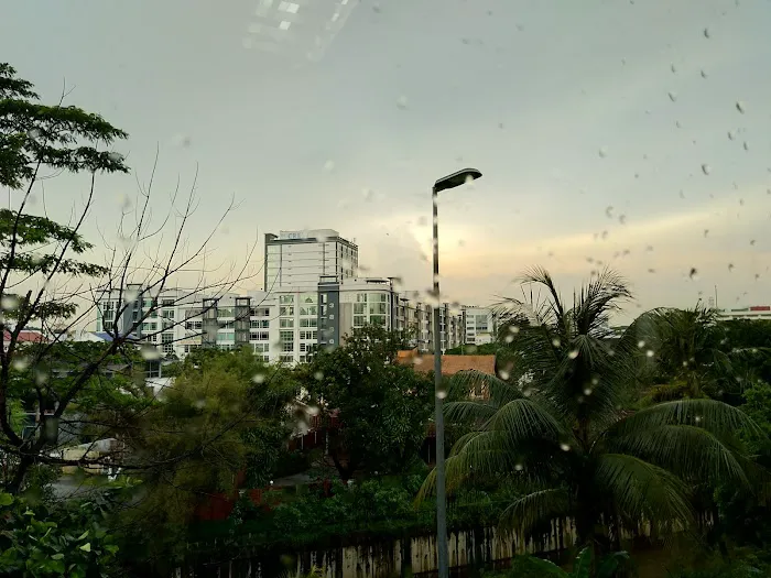Bondee Traveller's Hostel Picture 1