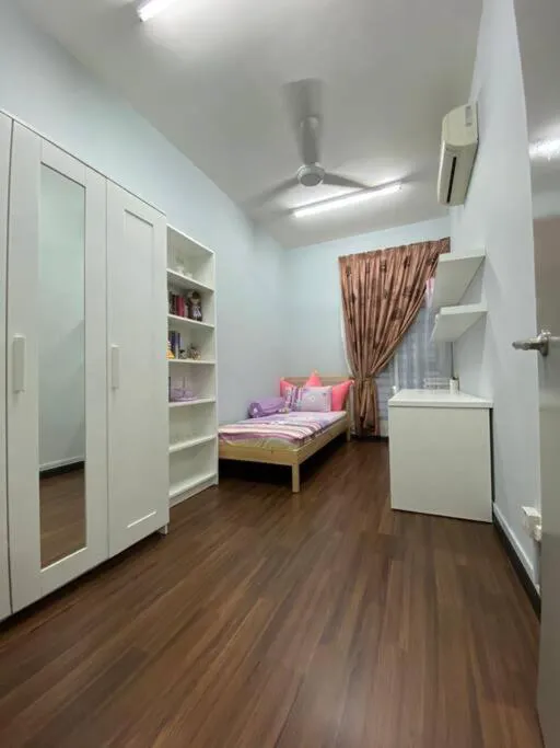 Homestay 3 bedroom apartment Picture 2