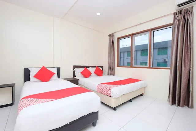 OYO 1104 Q Hotel Picture 1