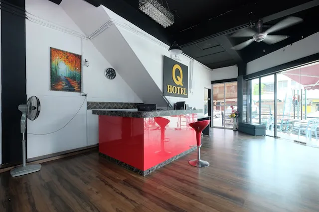 OYO 1104 Q Hotel Picture 4