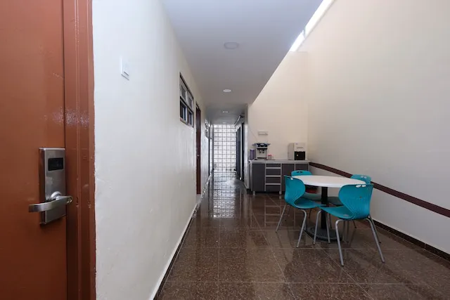 OYO 1104 Q Hotel Picture 5