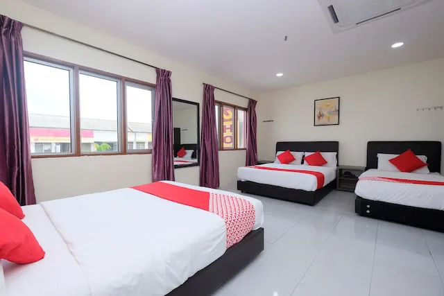 OYO 1104 Q Hotel Picture 10