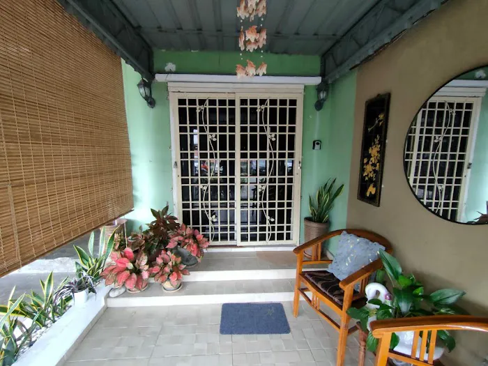 Ibu Wati Homestay Muslim Picture 1
