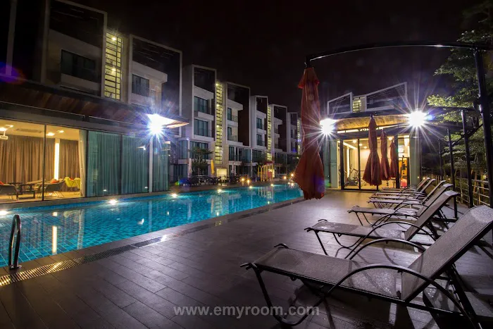 Tropical Villa Luxury Service Suites Picture 2
