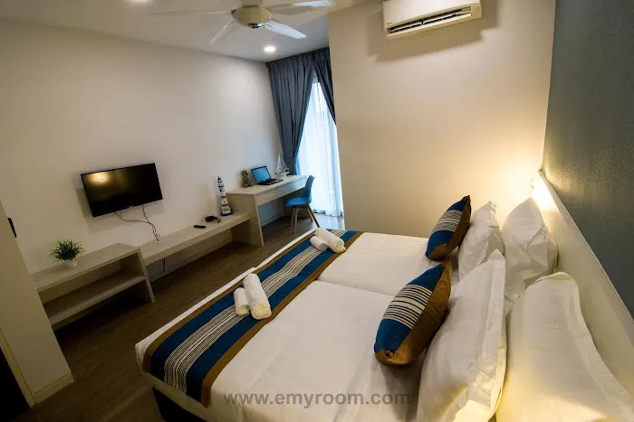 Tropical Villa Luxury Service Suites Picture 9