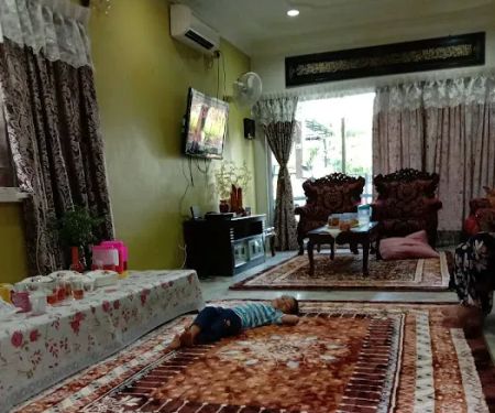 Kelisa Homestay