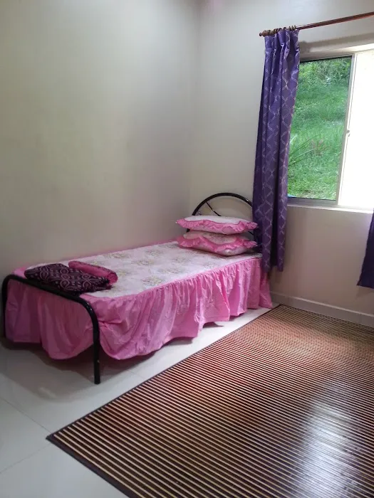 Homestay Rumahtamu Ungu Picture 2