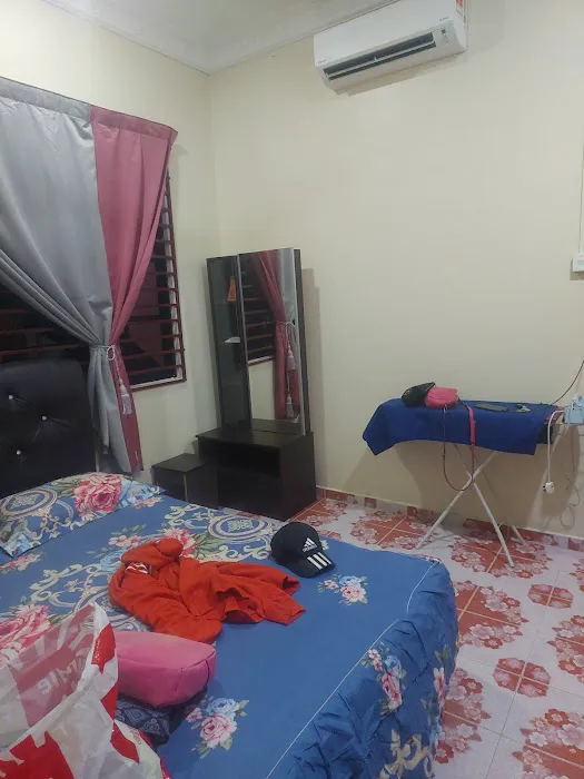 Homestay Hjh Aminah Picture 2