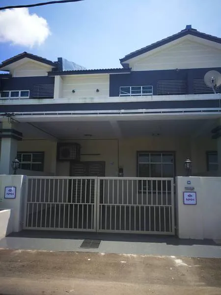 Naz's Muslim Homestay Picture 1