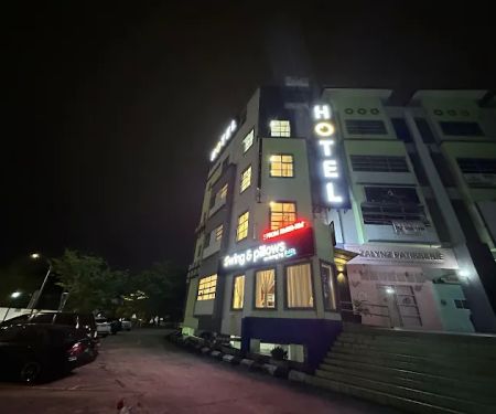 Swing and Pillows @ Jalan RU 3/9A, Shah Alam