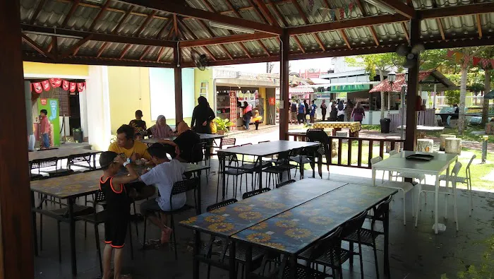 Hotel Darulmakmur Picture 8