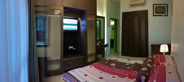 Qaiser Executive Homestay Picture 1