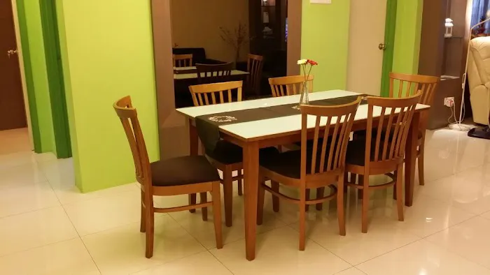 Qaiser Executive Homestay Picture 5