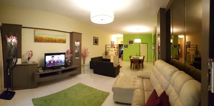 Qaiser Executive Homestay Picture 7