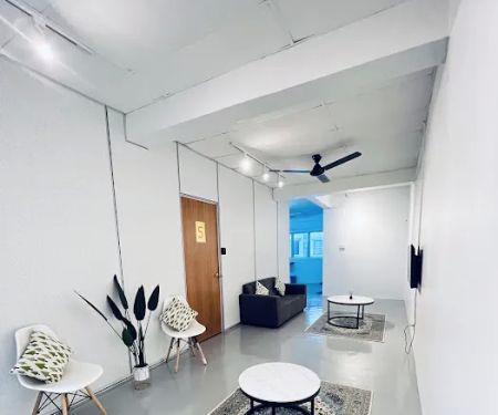 Muadzam Transit Roomstay