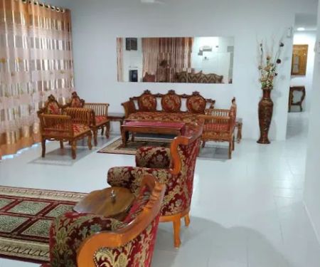 R & A Bajet Homestay Muadzam Shah