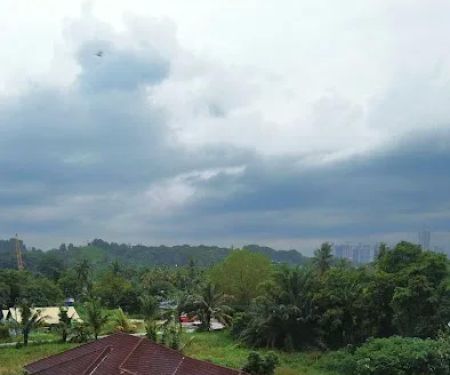 Akamella Pool Homestay
