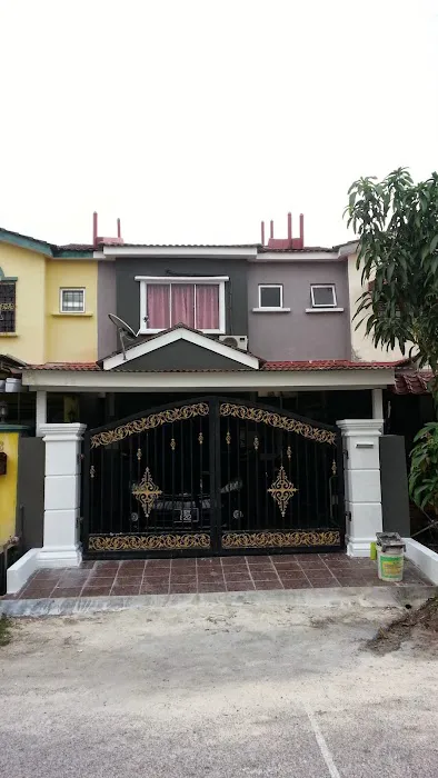 De-Puteri Homestay Picture 9