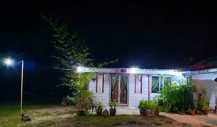 Choo Cottage Picture 6