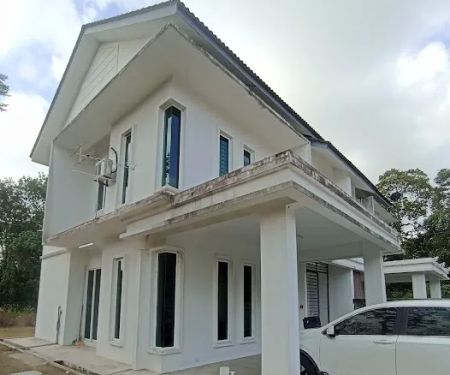 The Puteri, Mior Homestay