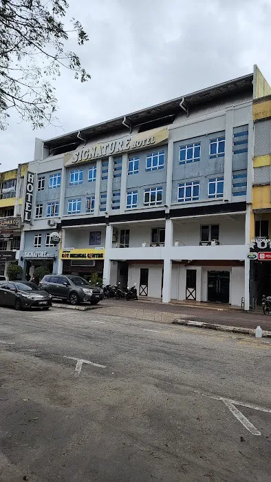 Signature Hotel Picture 1