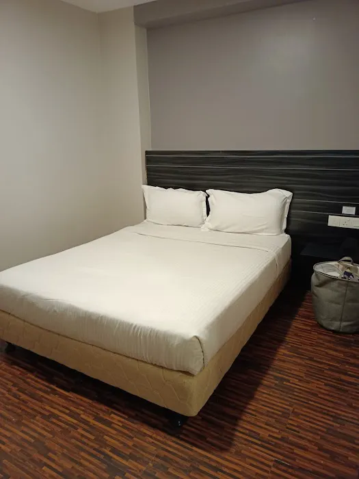 Signature Hotel Picture 6