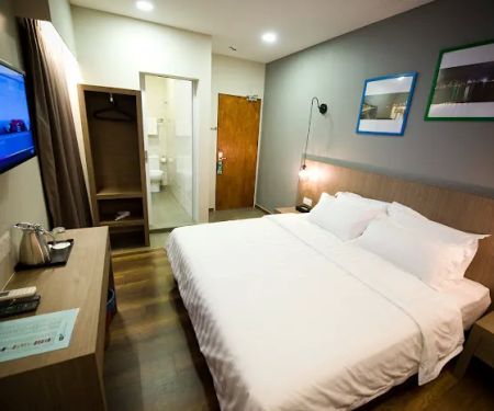 Riverside Boutique Hotel & Cafe