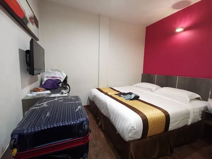 Meriton Inn Hotel Picture 2