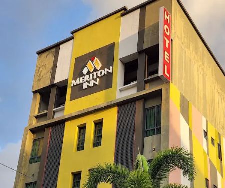 Meriton Inn Hotel