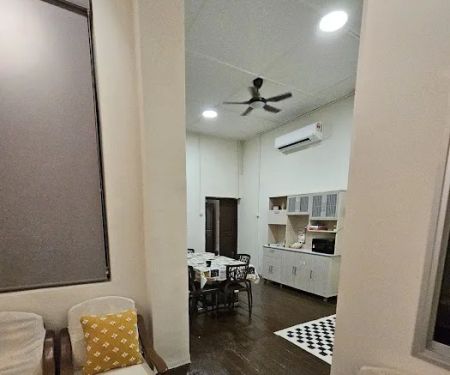 The Neighbour Homestay