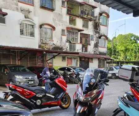 Taman Setia Balakong Apartment Block b