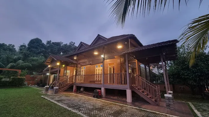Traditional Malaysian House Picture 1