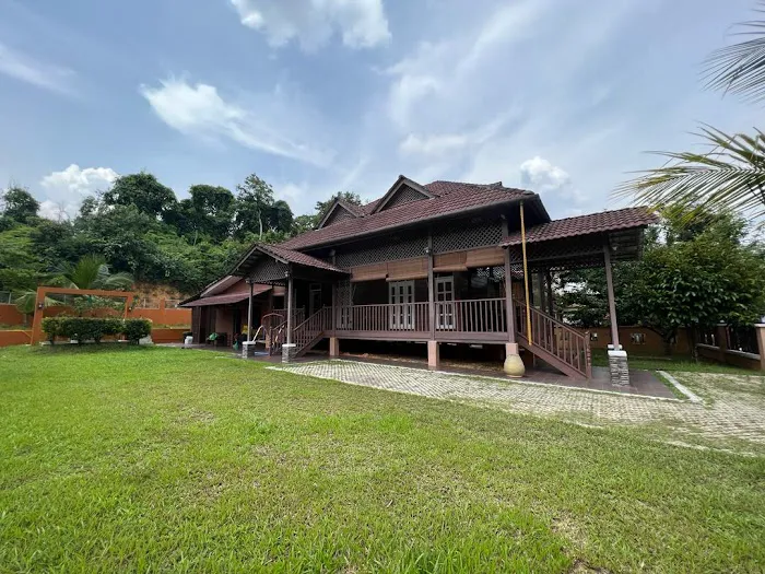 Traditional Malaysian House Picture 4