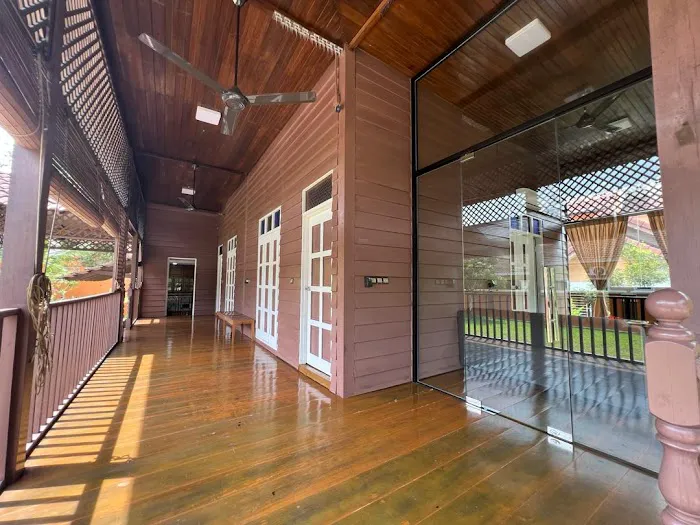 Traditional Malaysian House Picture 9