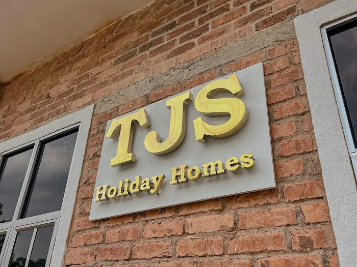 TJS Holiday Homes Picture 5