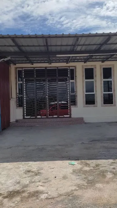 NURHOMESTAY BANDAR BARU PASIR PUTEH Picture 3