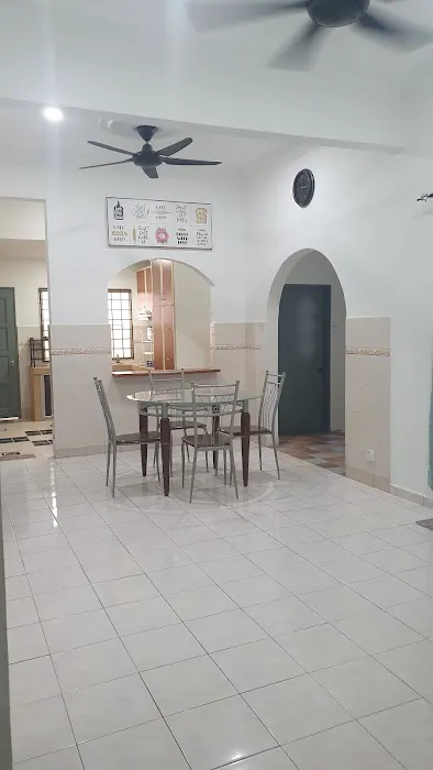 Zael Desa Cempaka homestay with pool Picture 3