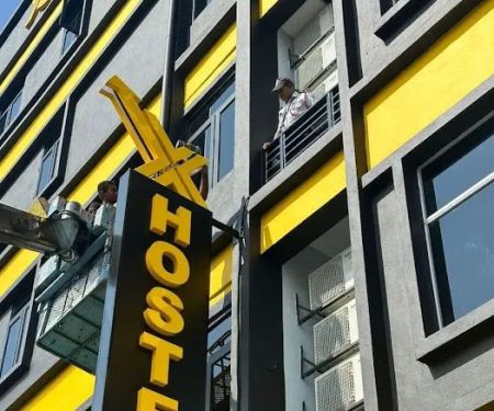 XHOSTEL