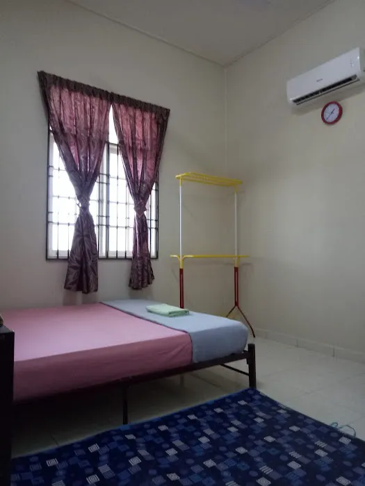 HOMESTAY ADILAH Picture 8