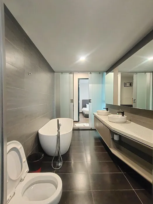 Expressionz Professional Suites By Trivaa Picture 7
